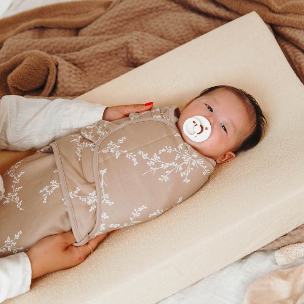 Meyco Baby Branches swaddlemeyco inbakerdoek gevoerd - sand - 0-3 maanden 