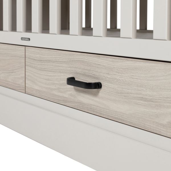 Kidsmill Newport Babykamer Incl. Zwarte Grepen - Oatmeal / Eiken | Ledikant 60 x 120 cm + Commode