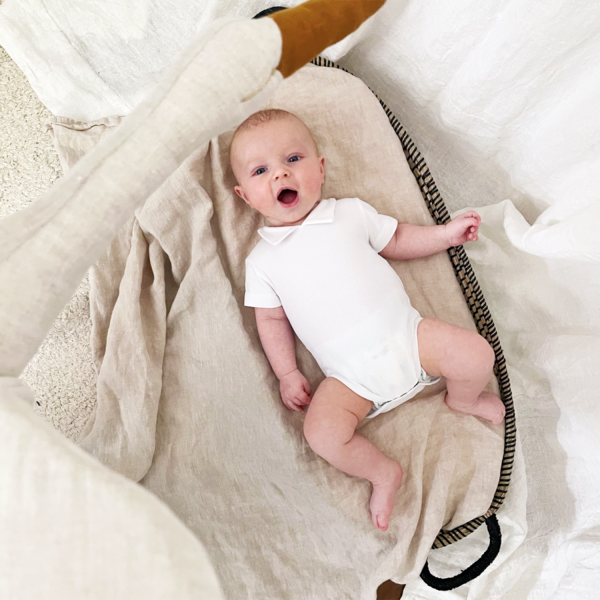 Klein Baby Romper Met Kraag - Korte Mouw - Mt. 50 - Off White