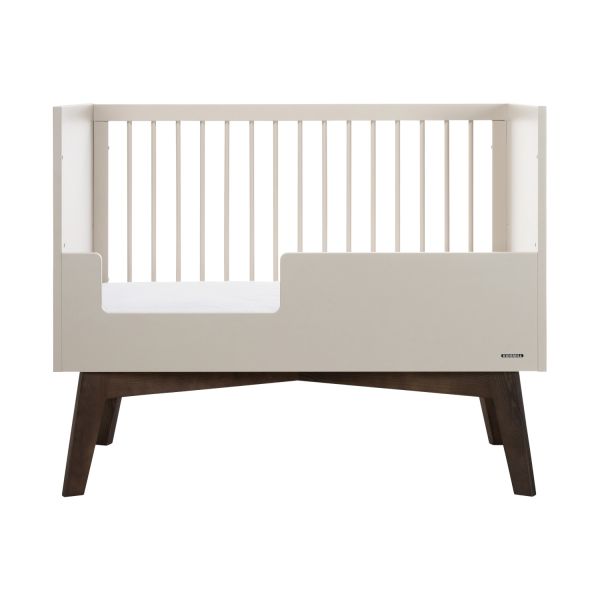 Kidsmill Sixties Babybed Oatmeal / Walnoot 60 x 120 cm