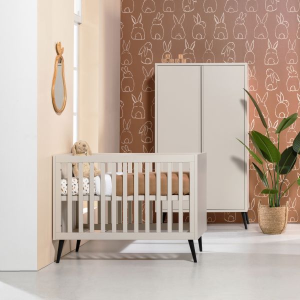 Europe Baby Sterre Babykamer Oatmeal / Zwart | Bed 70 x 140 + Commode + Kast 2-Deurs