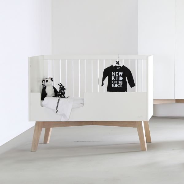 Kidsmill Sixties Babybed Wit Mat / Naturel 70 x 140 cm