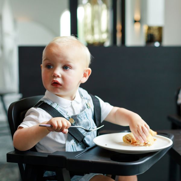Puck Plain Kinderstoel Met Kussen Zwart
