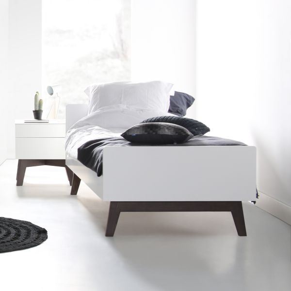 Kidsmill Sixties Kinderkamer Wit Mat / Walnoot | Bed 90 x 200 cm + Kast 2-Deurs