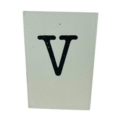CottonCounts Letter V - Wit