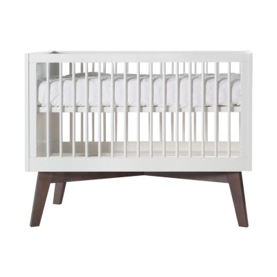 Kidsmill Sixties Babybed Wit Mat / Walnoot 70 x 140 cm