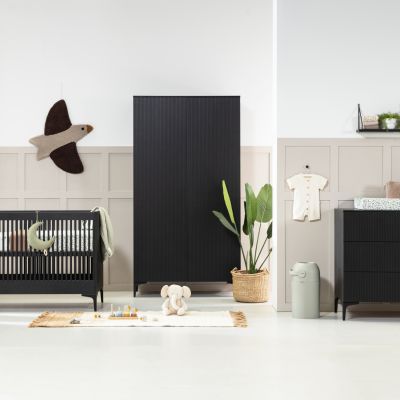 Kidsmill Levi Babykamer Zwart Eiken Incl. Rechte Poten
