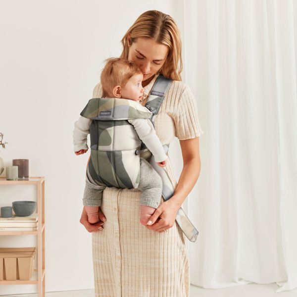 BabyBjörn Mini Cotton Draagzak - Khaki Groen