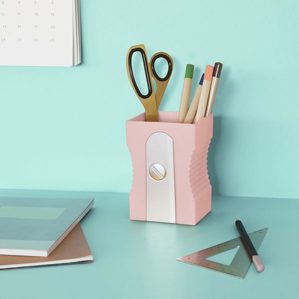 Balvi Stiftehalter In Form Eines Bleistiftspitzers – Origineller Schreibtisch-Organizer, Farbe Rot, Aus Kunststoff