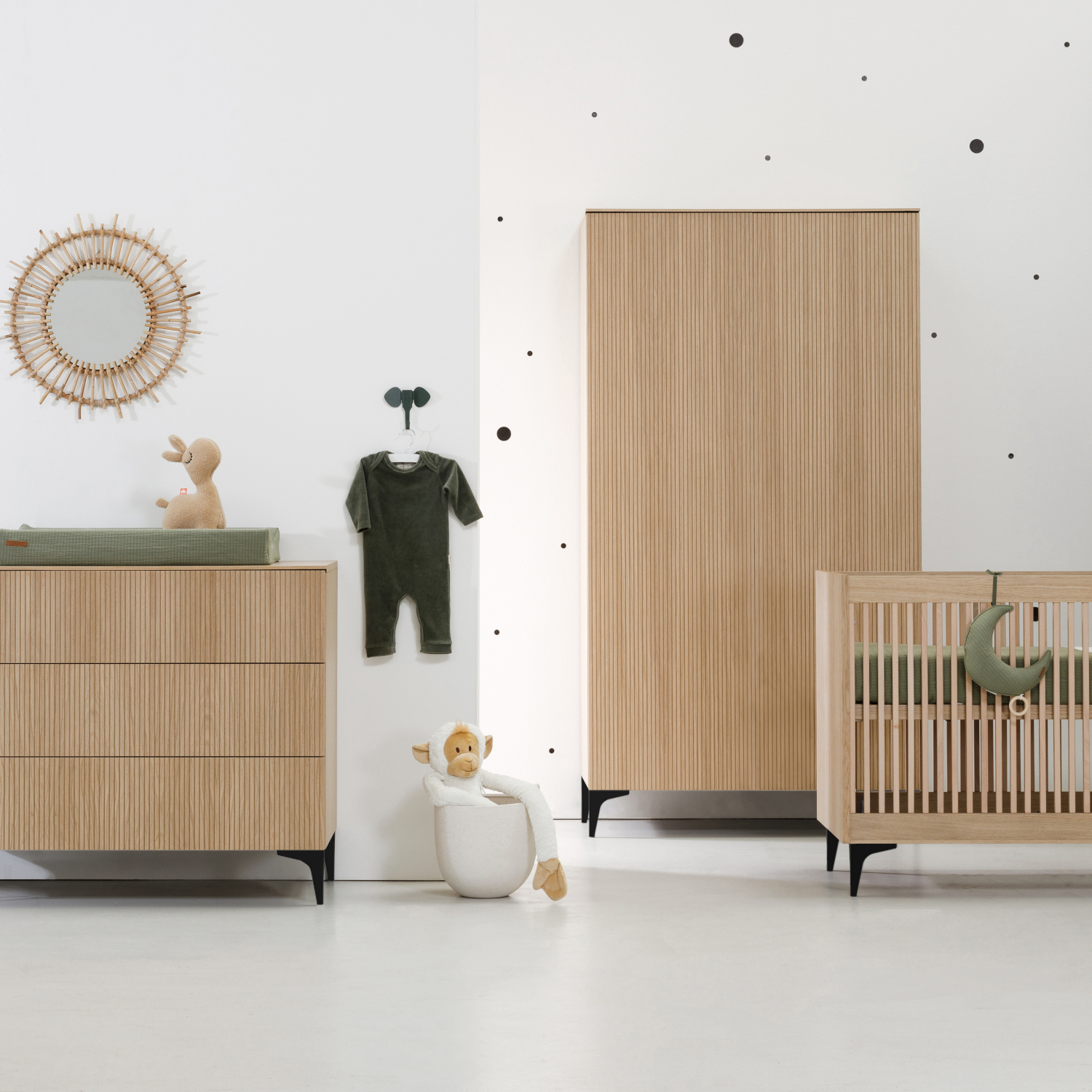 Kidsmill Levi Babykamer |  Bed 60 x 120 cm + Commode + Kast Naturel Eiken